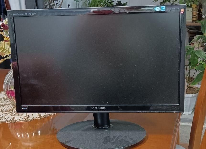 کامپیوتر خانگی (  PC )|رایانه رومیزی|همدان, |دیوار