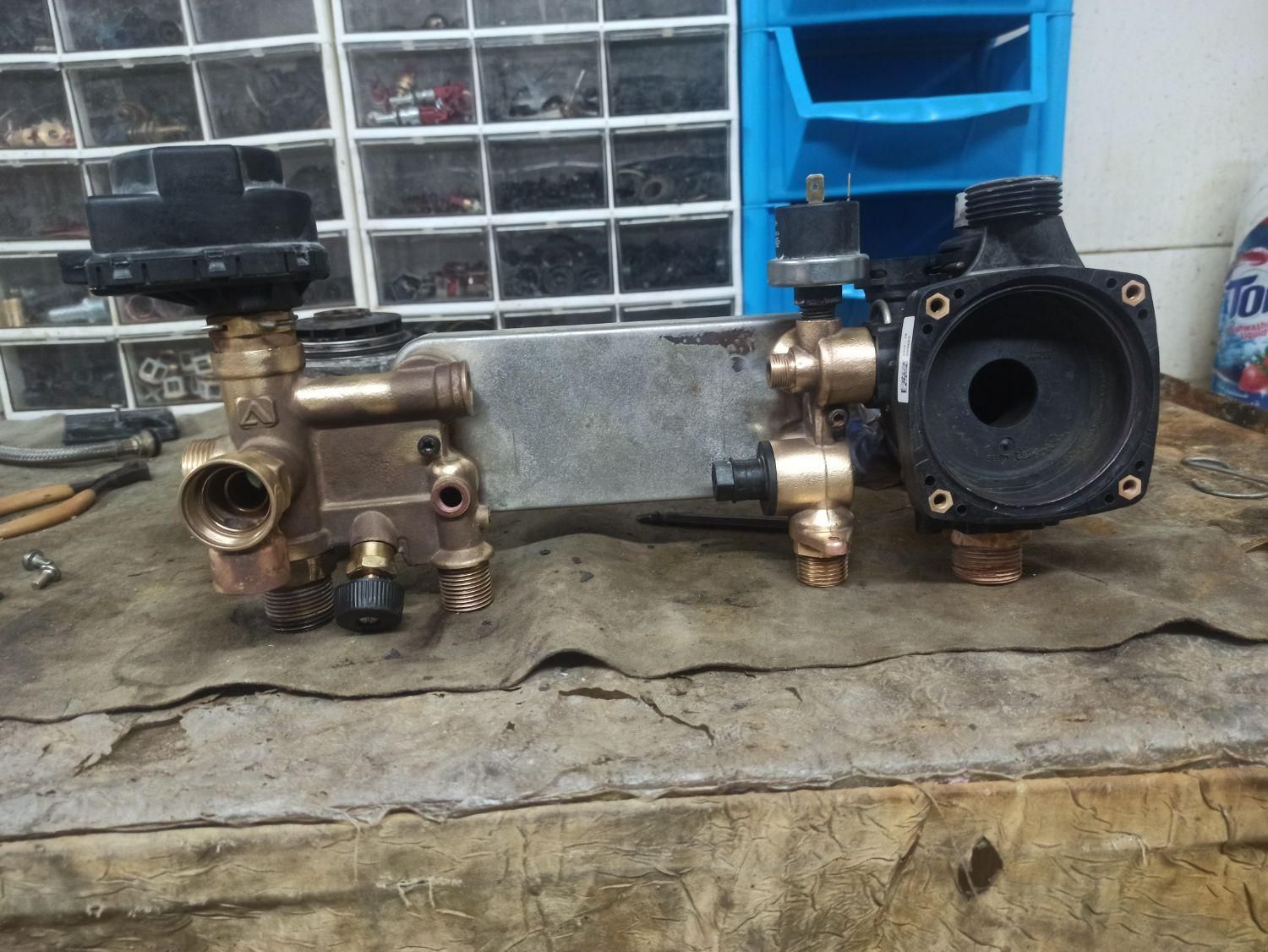 تعمیر و سرویس تخصصی پکیج، رسوب گیری، مدارشویی|خدمات پیشه و مهارت|همدان, |دیوار