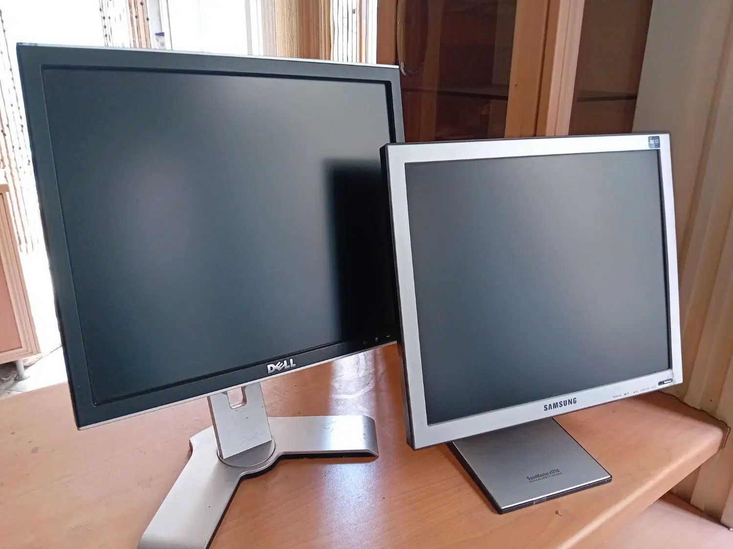 مانیتور 17 LCD دل و سامسونگ پایه متحرک صفحه چرخشی|قطعات و لوازم جانبی رایانه|تهران, نیروی هوایی (پیروزی)|دیوار
