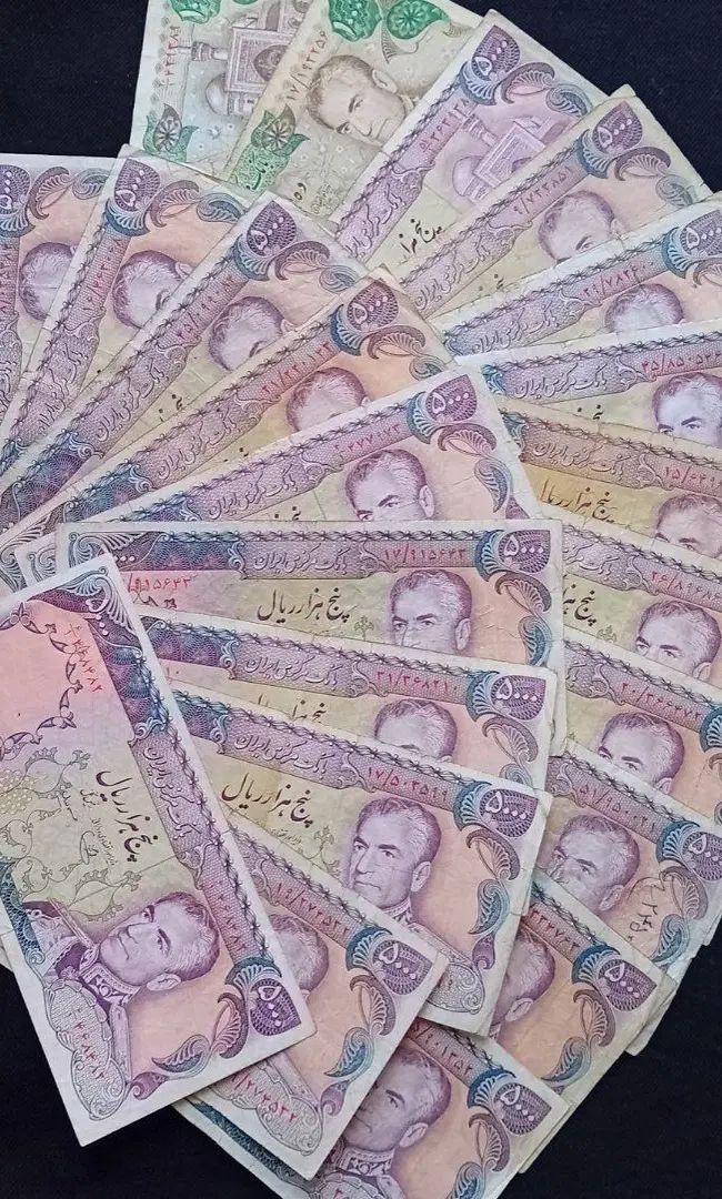 کلکسیون|کلکسیون سکه، تمبر، اسکناس|اصفهان, نقش جهان|دیوار