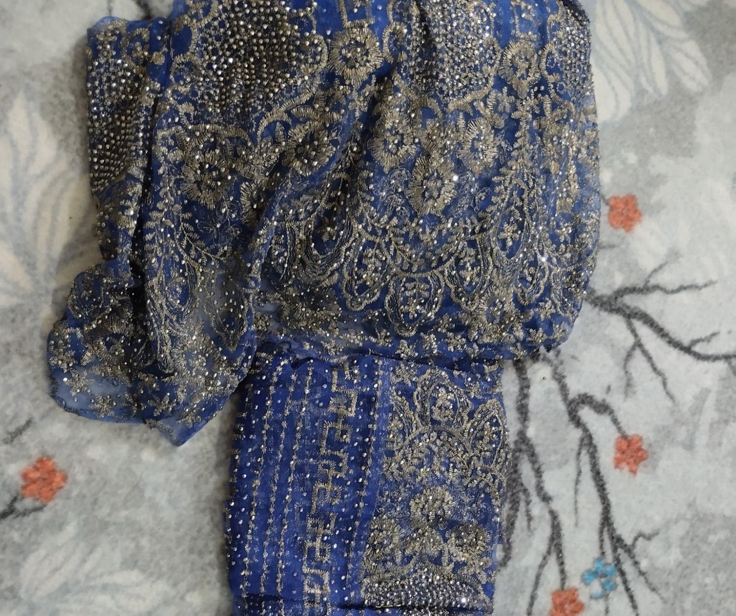 لباس سقزی|لباس|سنندج, |دیوار