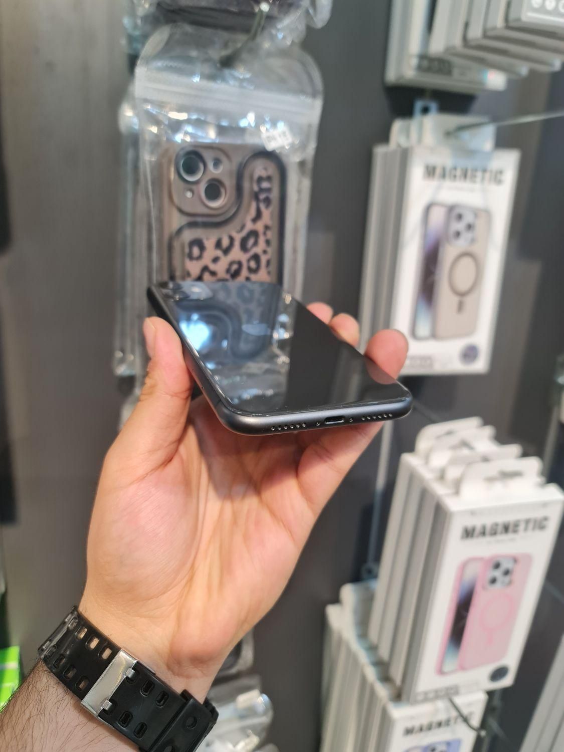 اپل iPhone 11حافظهٔ ۱۲۸ گیگابایت بدون مشابه درحد|موبایل|قزوین, |دیوار