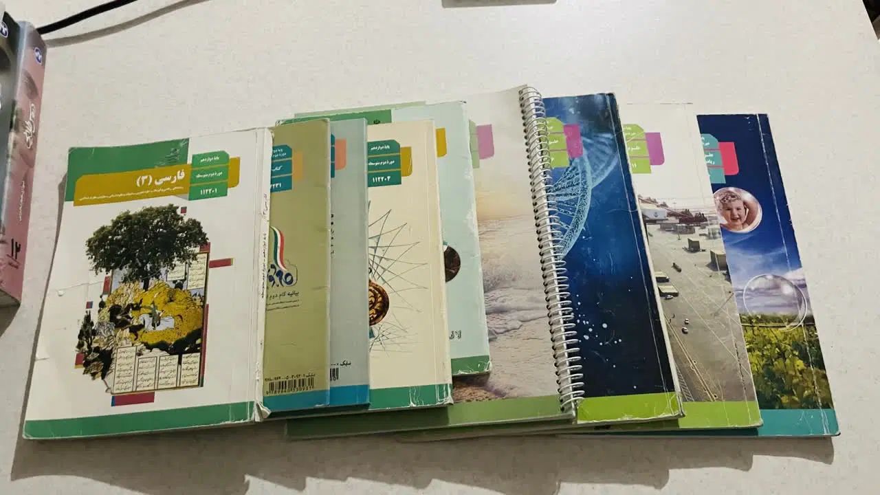 فروش کتاب درسی و کمک درسی نو برای کنکور۱۴۰۵ و ۱۴۰۶|لوازم التحریر|اصفهان, ملک‌شهر|دیوار