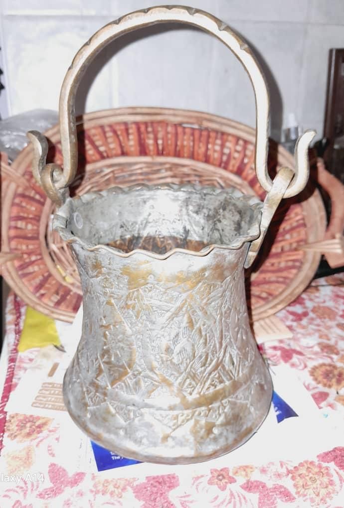 سطل مسی  قلم کاری اصفهان آنتیک قدیمی|صنایع دستی و سایر لوازم تزئینی|تهران, آشتیانی|دیوار