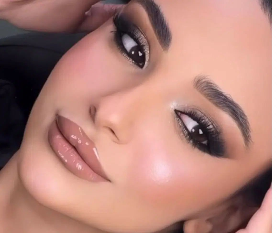 تخ.فیف میکاپ با ماندگاری ۱۸ ساعته فقط ۳۵۰ تومان|خدمات آرایشگری و زیبایی|رشت, جانبازان|دیوار