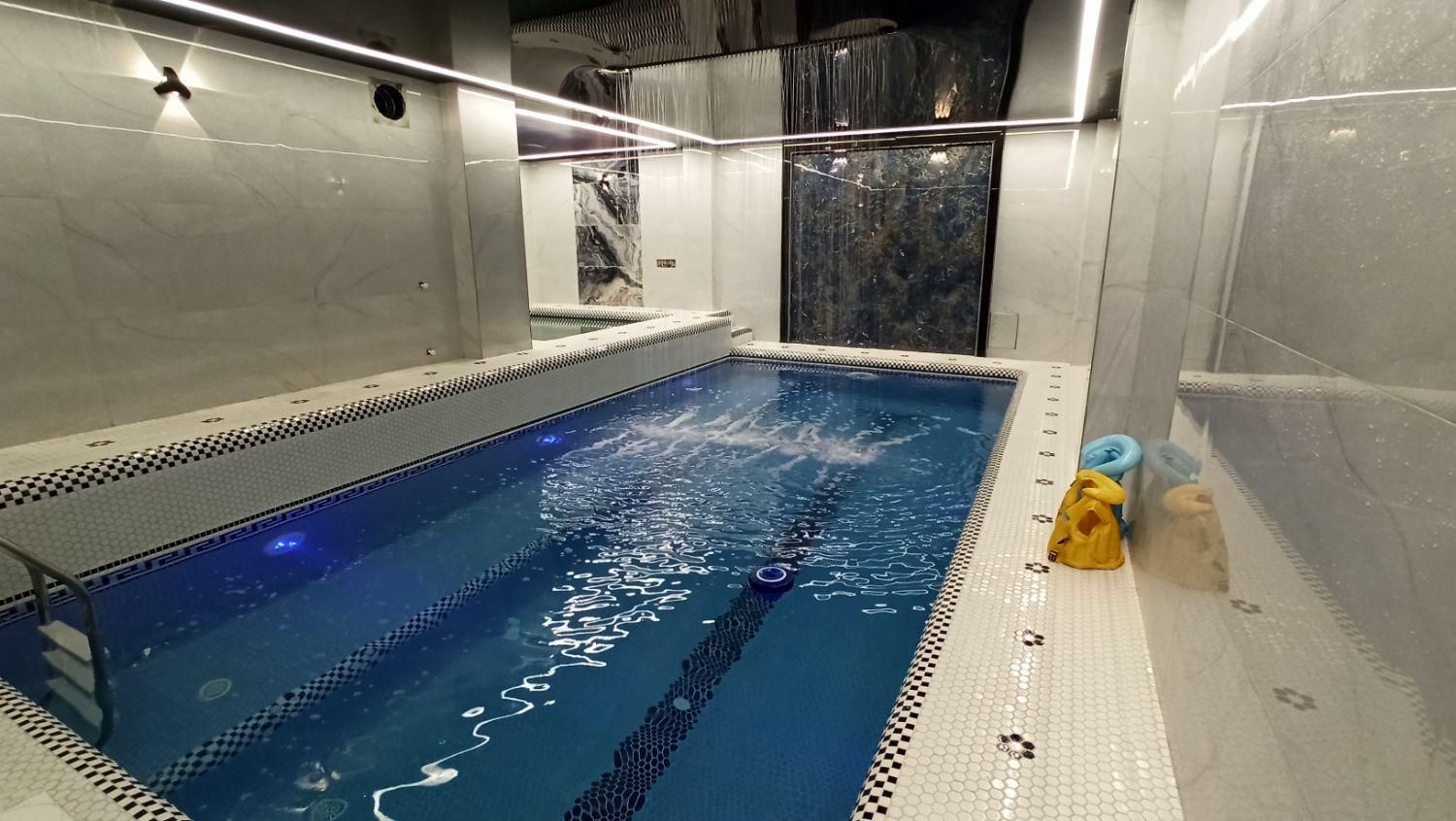 ویلا استخر داروجکوزی بزرگ سنگی (مالک هستم)|اجارهٔ کوتاه‌مدت ویلا و باغ|بندر انزلی, انقلاب|دیوار