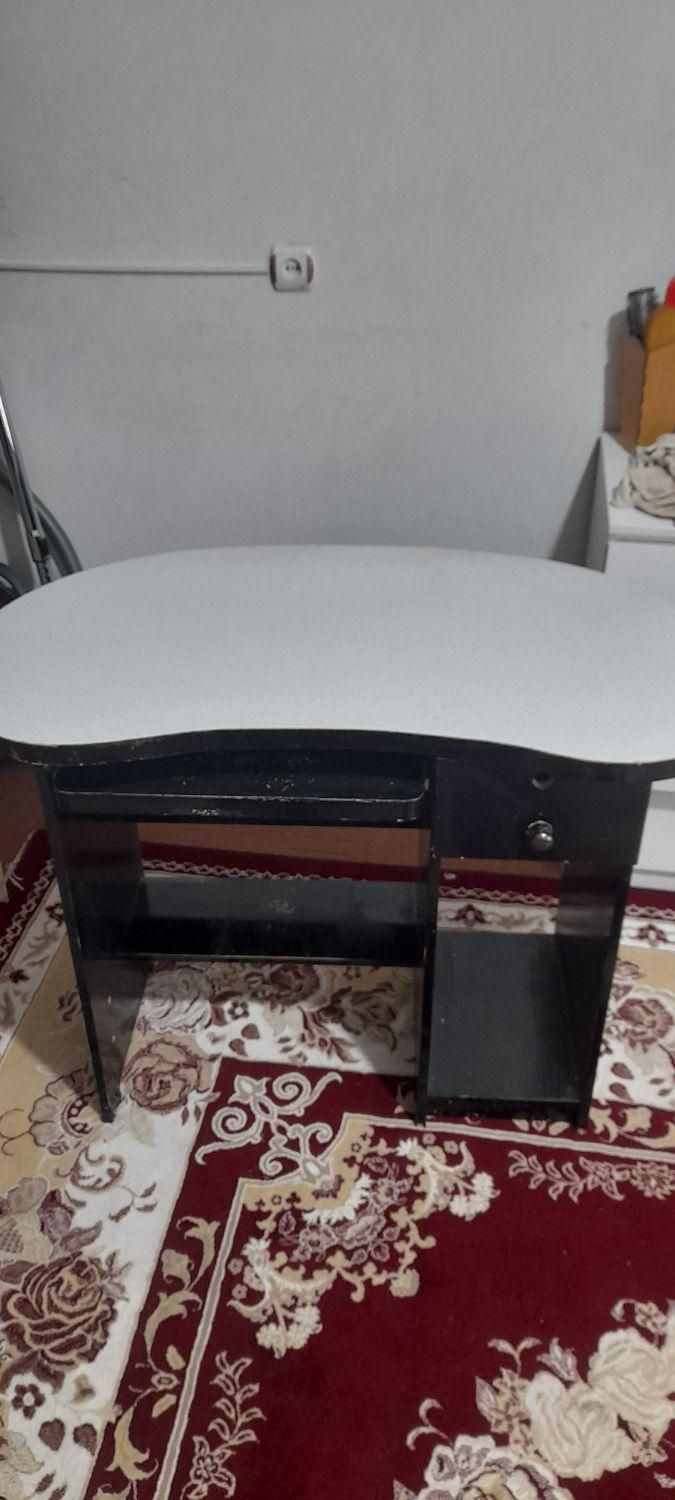 میز کامپیوتر|میز تحریر و کامپیوتر|تهران, قصر فیروزه ۱|دیوار