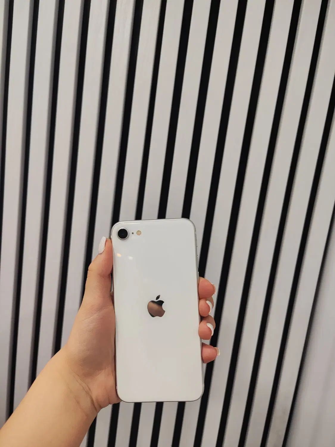 iPhoneSE2020 درحدنوپک اصلی 128|موبایل|تهران, جمهوری|دیوار