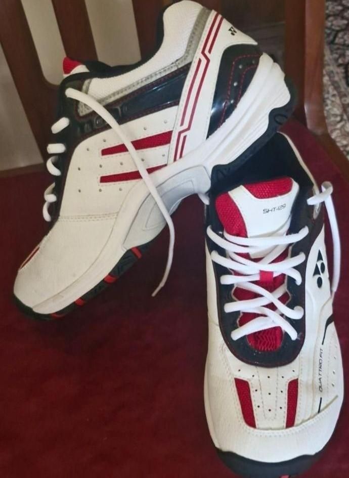 کتونی برند YONEX سایز ۴۰/۵|کیف، کفش، کمربند|تهران, مطهری|دیوار
