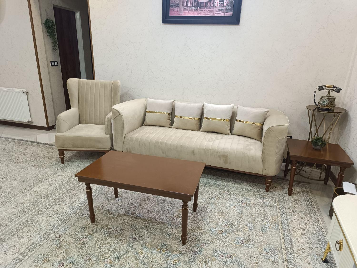 مبلمان چستر هشت نفره|مبلمان خانگی و میز عسلی|گلبهار, |دیوار