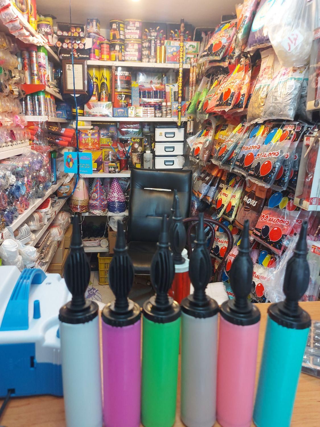 پمپ بادکنک تم تولد دستی|اسباب‌‌بازی|شیراز, کوزه گری|دیوار