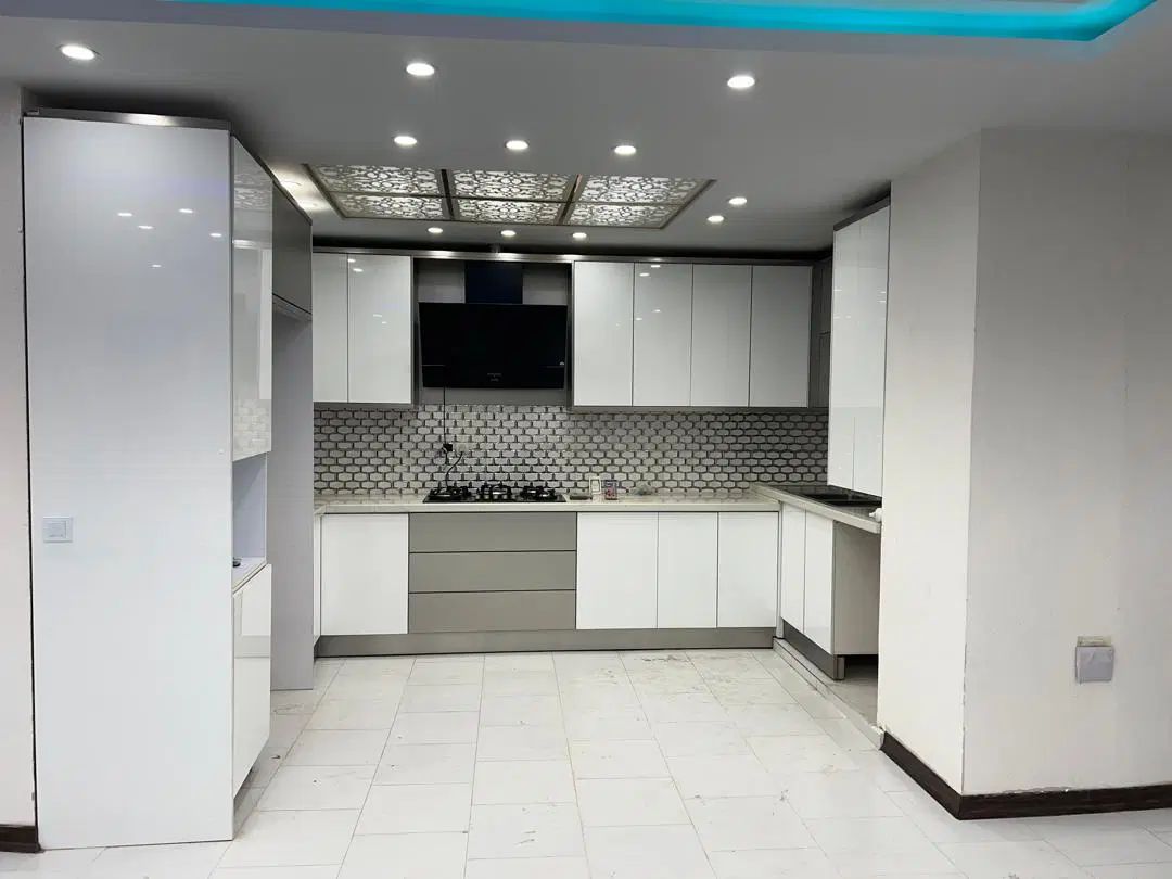 اپارتمان ۱۱۰ متری روبروی مترو سهندساران|فروش آپارتمان|هشتگرد, شهرک ریحانه|دیوار