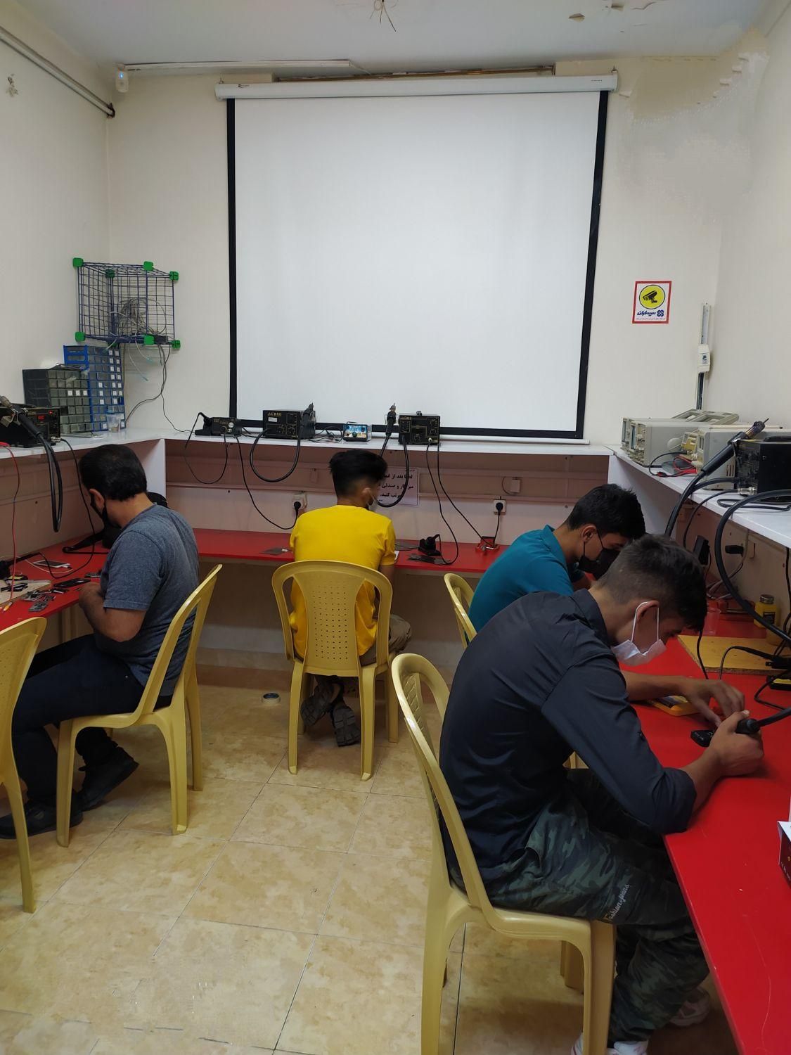 آموزش از مبتدی تا پیشرفته تعمیرات موبایل|خدمات آموزشی|بروجرد, |دیوار