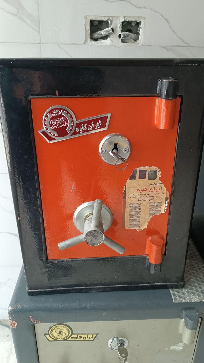 گاو صندوق استوک گاوصندوق کوچیک بزرگ|ابزارآلات|قدس, |دیوار