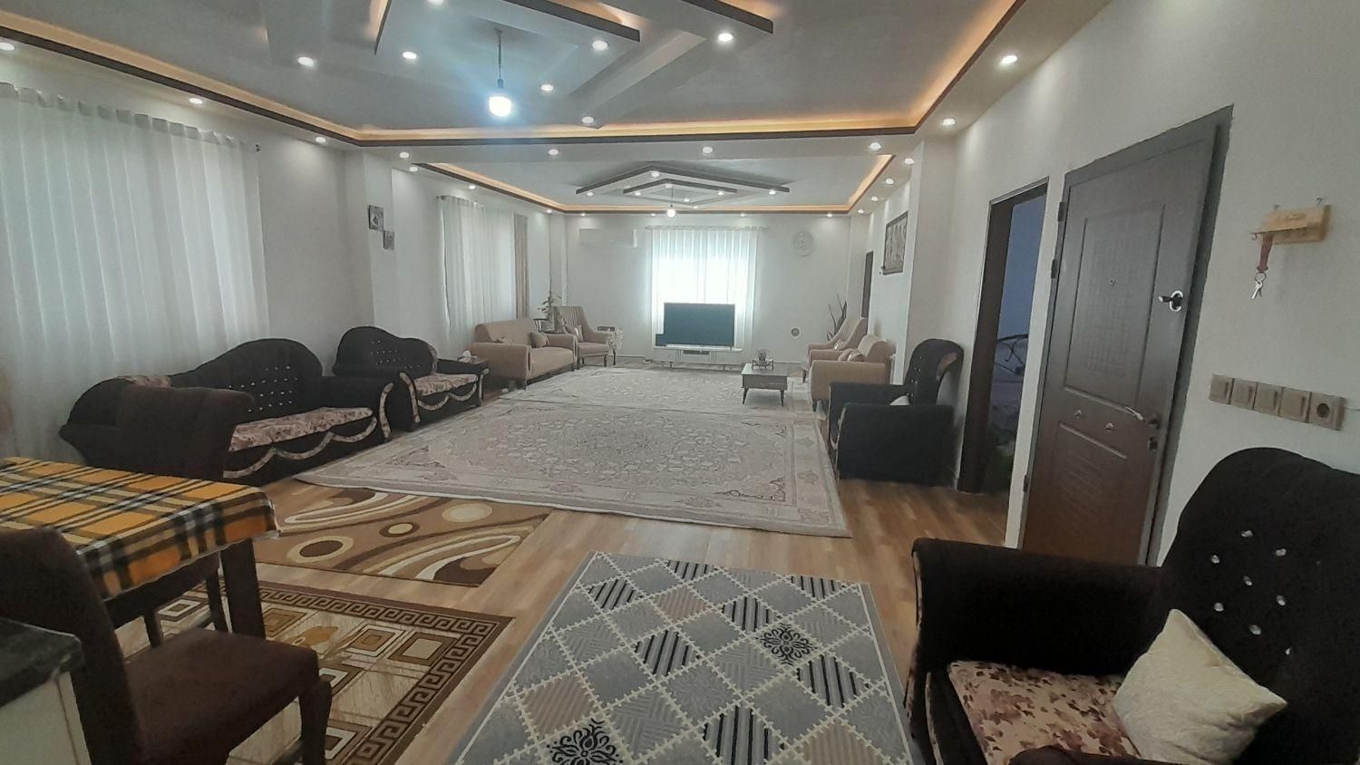 فروش آپارتمان ۲۳۵ متری ۳ خوابه طبقه ۱ در سایپا|فروش آپارتمان|رشت, هلال احمر|دیوار