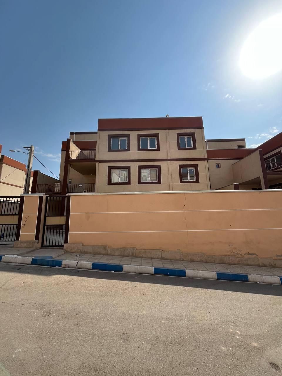 آپارتمان ویلایی، سهندساران، روبروی مترو هشتگرد|فروش آپارتمان|هشتگرد, شهرک پامچال|دیوار