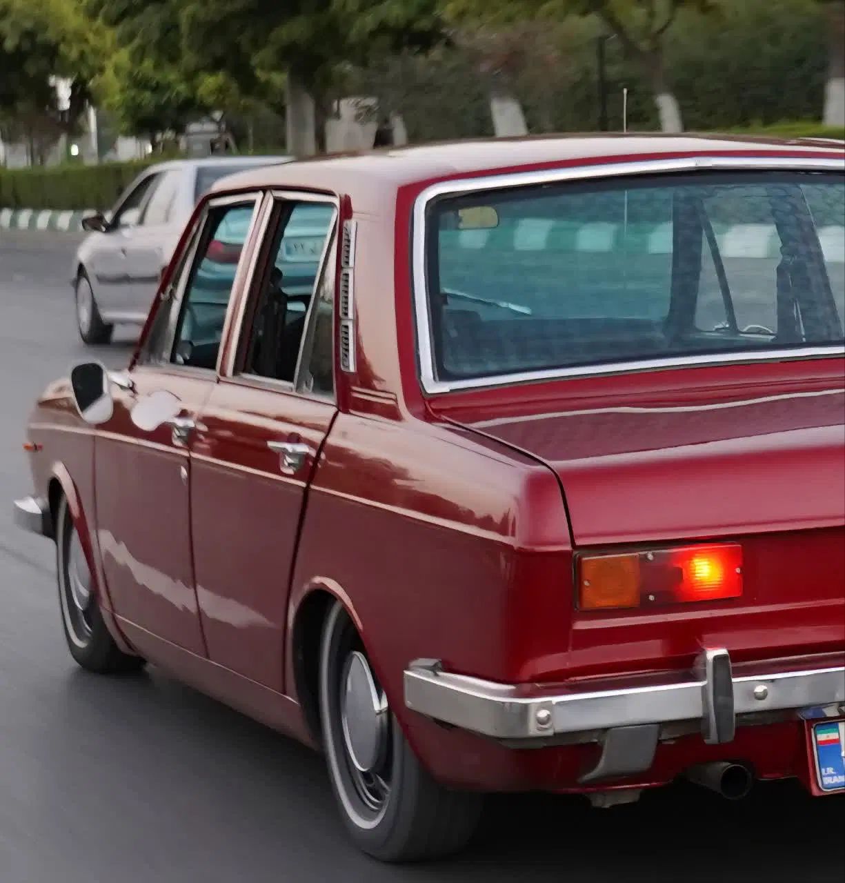 کارلوکس ۱۳۵۹|خودرو کلاسیک|مشهد, امام خمینی|دیوار