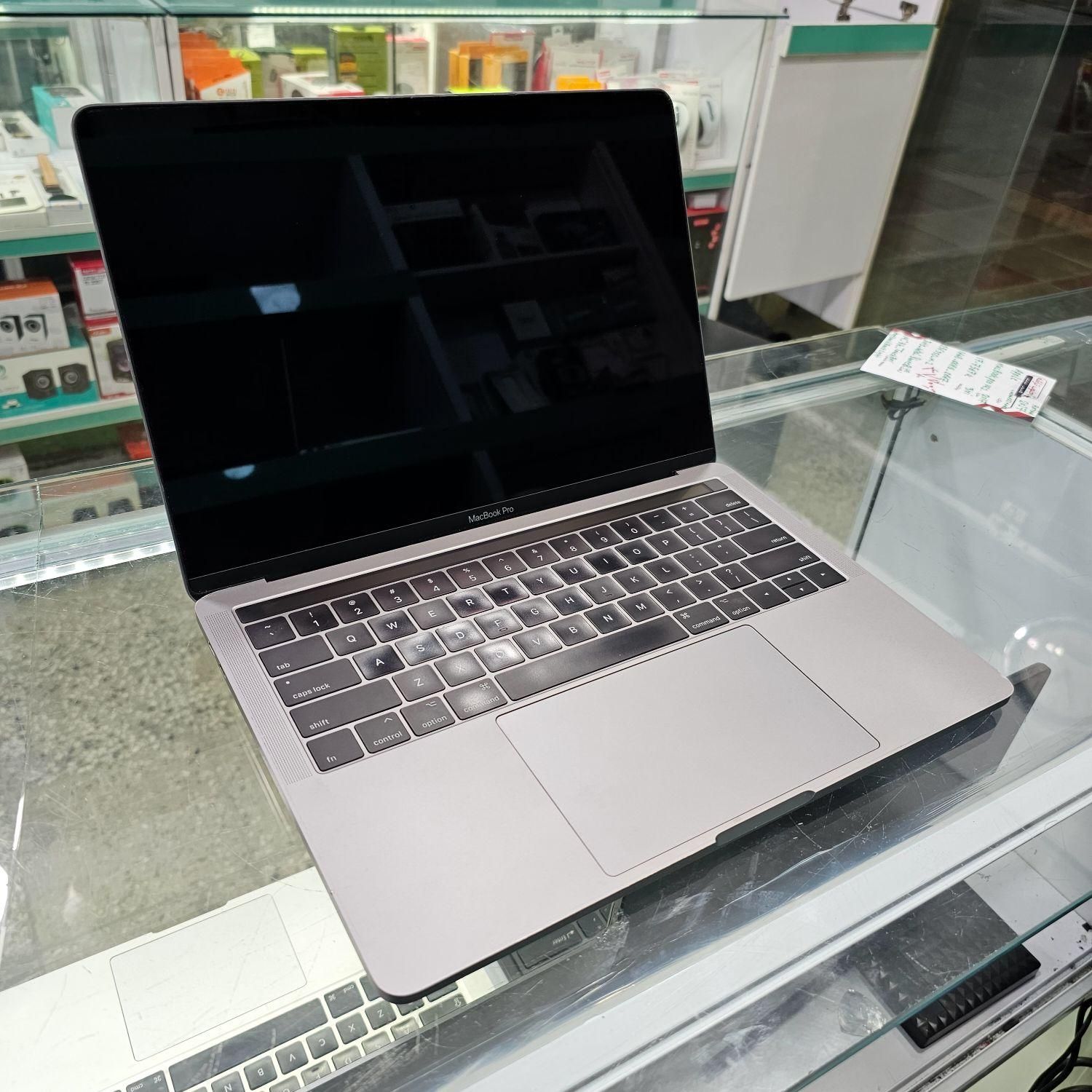 لپتاپ اپل مکبوک پرو ۲۰۱۷ باریک تاچ بار دار i7 رم۱۶|رایانه همراه|یاسوج, |دیوار