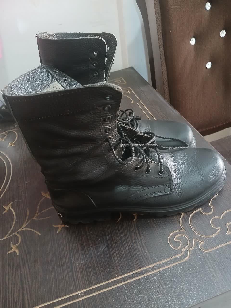 پوتین شماره 46|کیف، کفش، کمربند|رباطکریم, مسکن مهر آبشناسان|دیوار