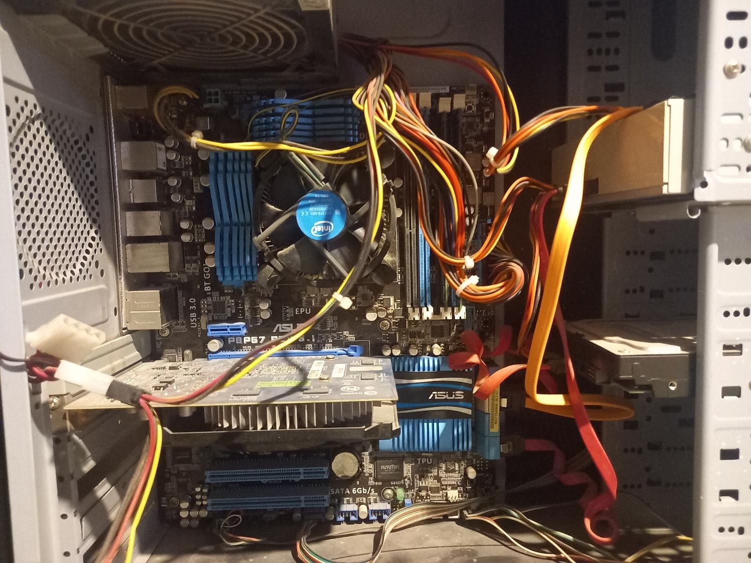 کیس کامل با پردازنده i5، رم 8 گیگ، SSD و HDD|رایانه رومیزی|قم, شهر قائم|دیوار