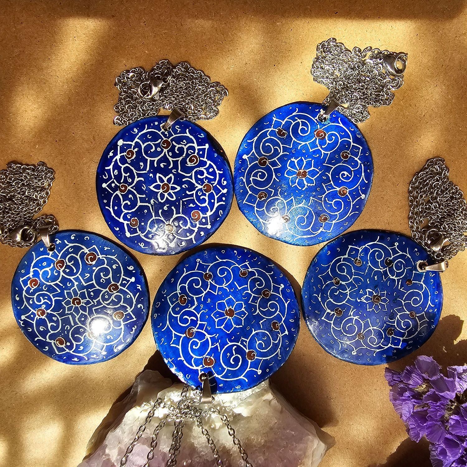 ۱۰۰ عدد گردنبند میناکاری بسته بندی شده|بدلیجات|اصفهان, احمدآباد|دیوار