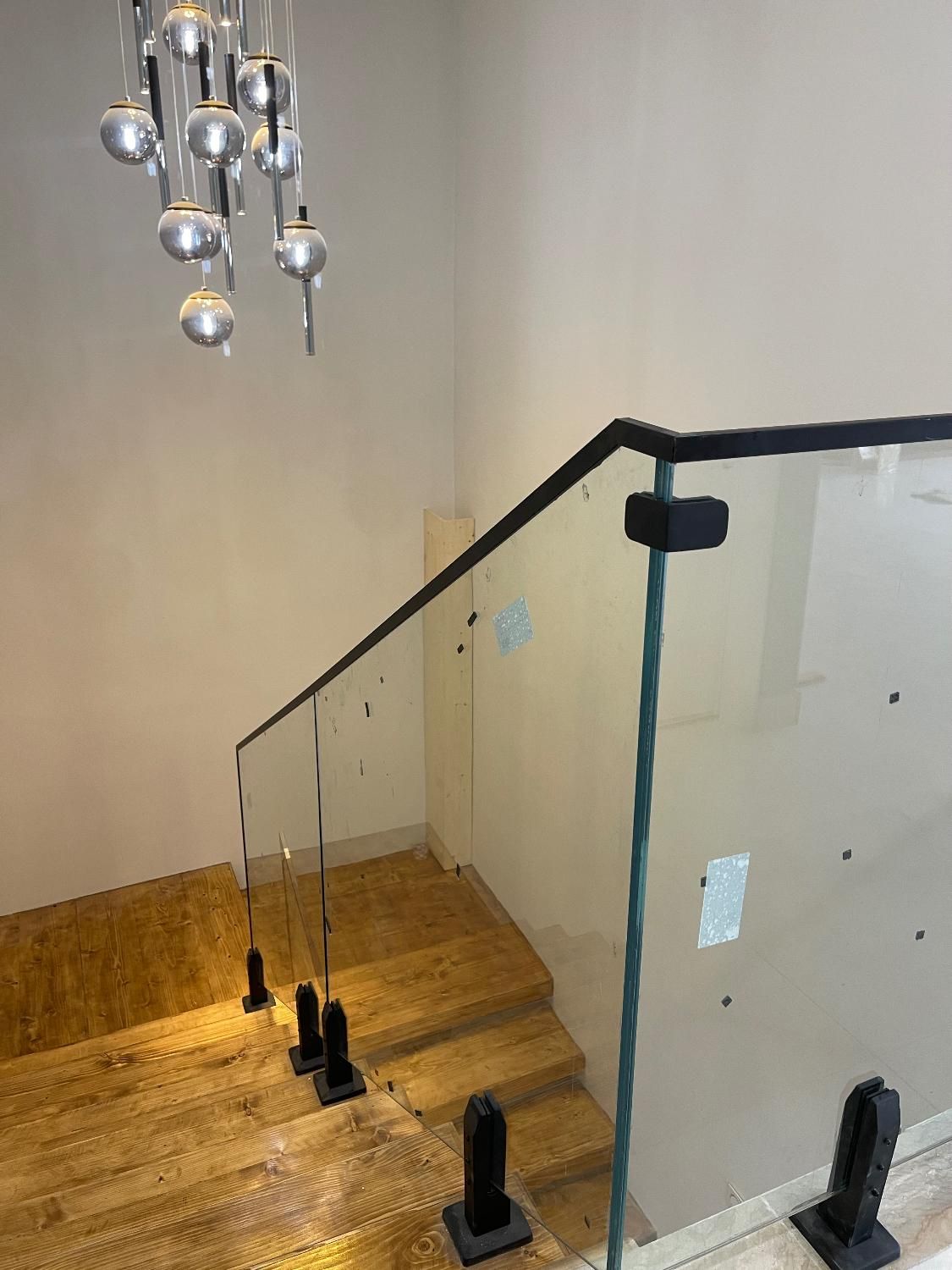 نرده شیشه لمینت و سکوریت|مصالح و تجهیزات ساختمان|ارومیه, |دیوار