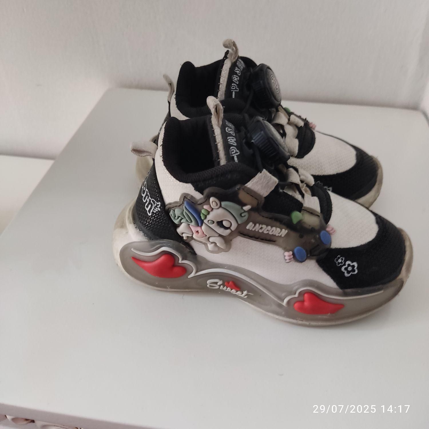 کفش بچگانه|کفش و لباس بچه|بروجرد, |دیوار