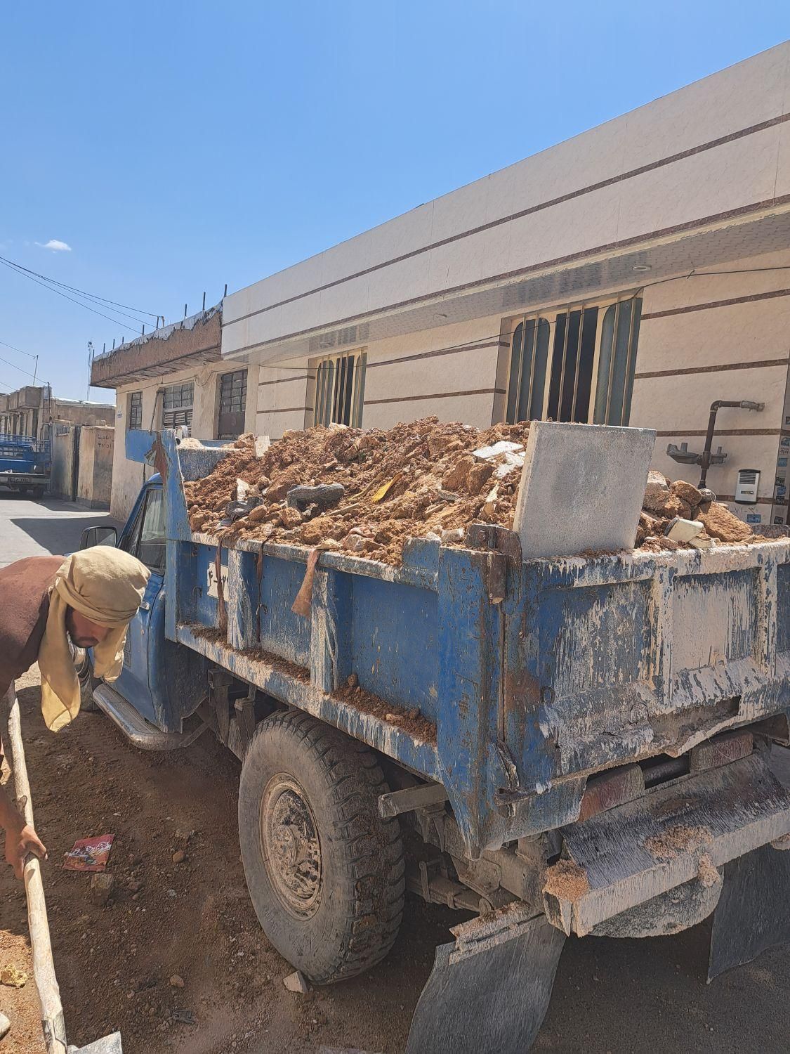 نخاله ناخاله ماسه06شسته آجرپوکه خاک گل|خدمات حمل و نقل|شیراز, نصر|دیوار