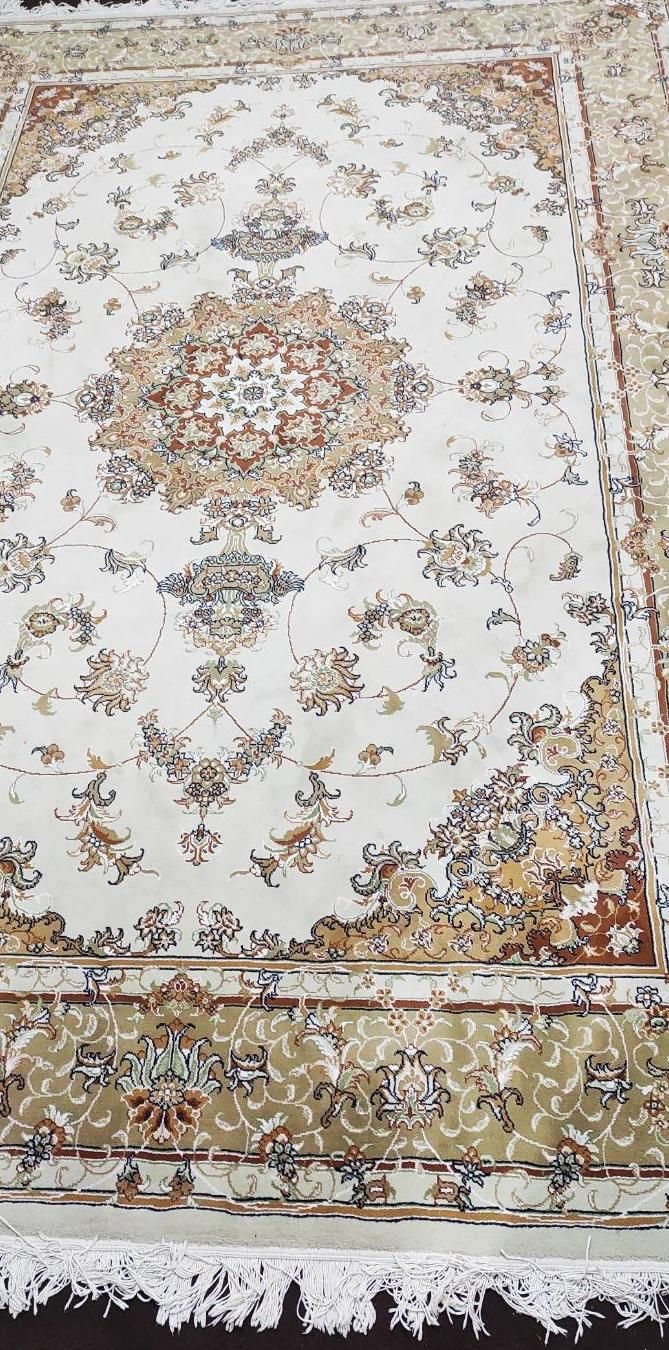 یک عدد فرش مشهد ماشینی 6 متری|فرش|شیراز, قلعه شاهزاده بیگم|دیوار