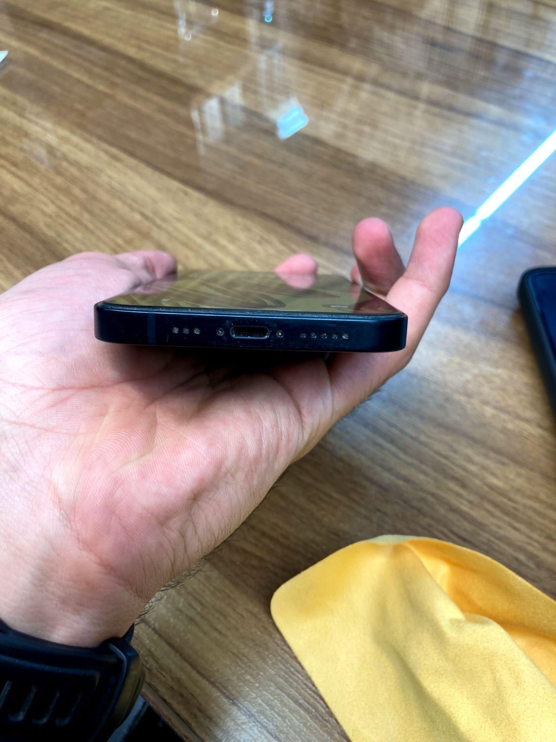 اپل iPhone 13 با حافظهٔ ۱۲۸ گیگابایت|موبایل|یزد, |دیوار