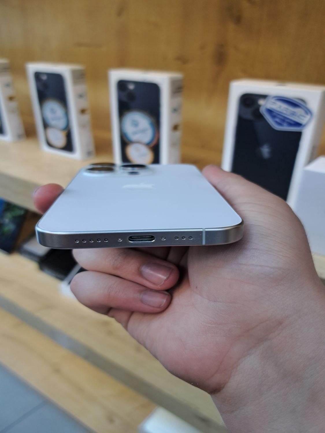 اپل iPhone 15 Pro با حافظهٔ ۱۲۸ گیگابایت|موبایل|اصفهان, احمدآباد|دیوار