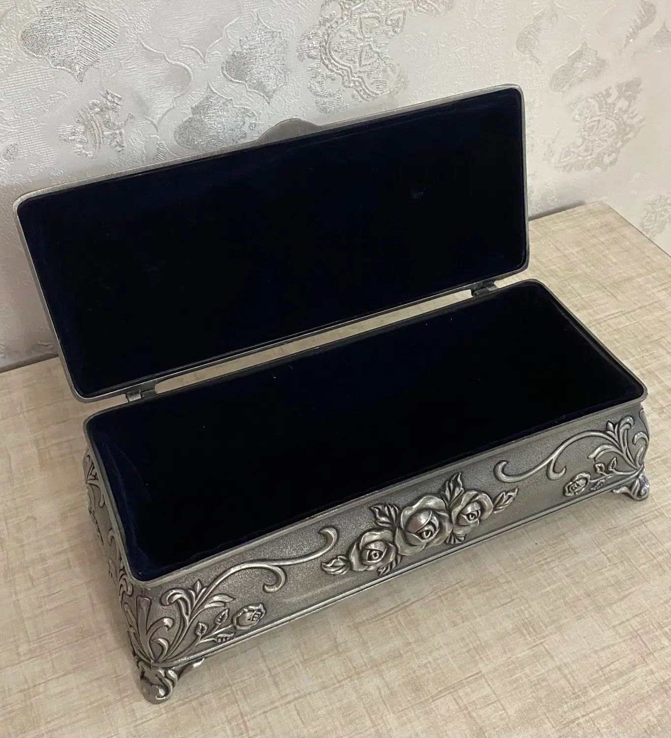 جای کارد و چنگال سیلور اصل کاملا نو رنگ ثابت|ظروف سرو و پذیرایی|تهران, جنت‌آباد شمالی|دیوار