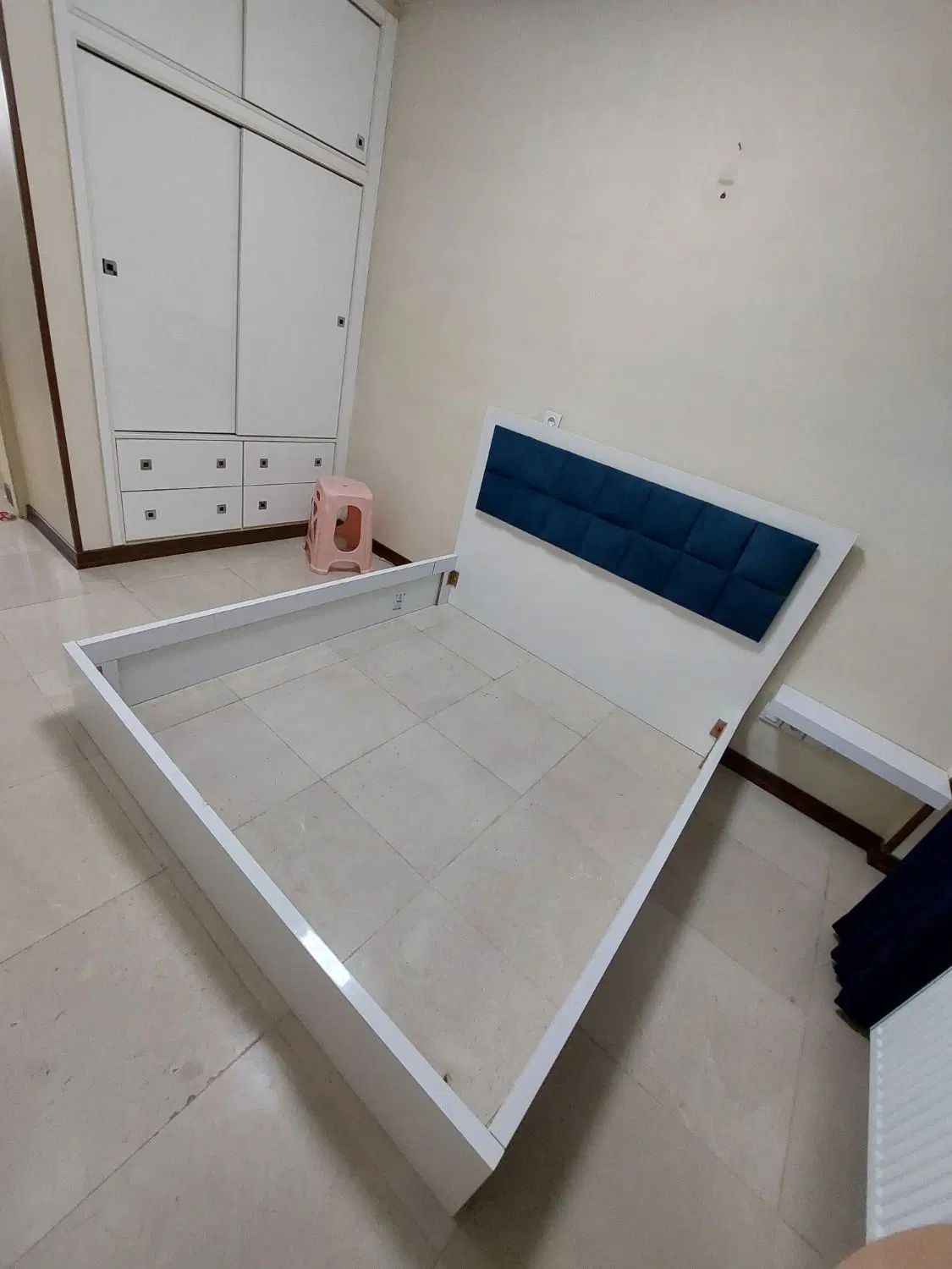 تخت دو نفره در حد نو ۱ سال کمتر استفاده شده|تخت و سرویس خواب|تهران, آهنگ|دیوار