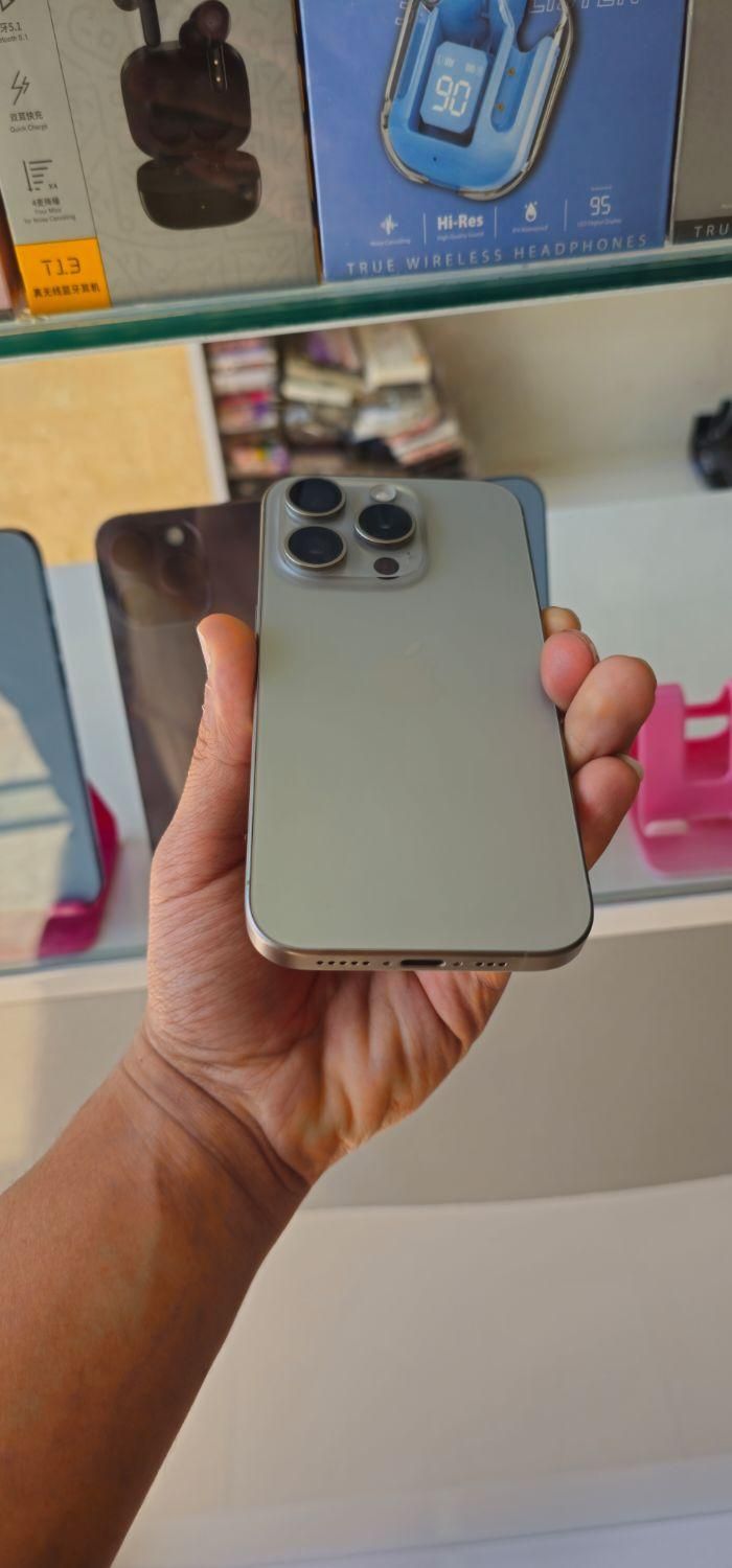 اپل iPhone 15 Pro با حافظهٔ ۲۵۶ گیگ ریجستر شده|موبایل|مشهد, کوثر|دیوار