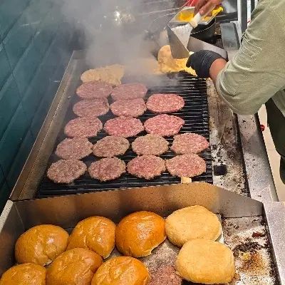 همبرگر ۱۰۰ درصد گوشت گرم|عمده‌فروشی|تهران, زعفرانیه|دیوار