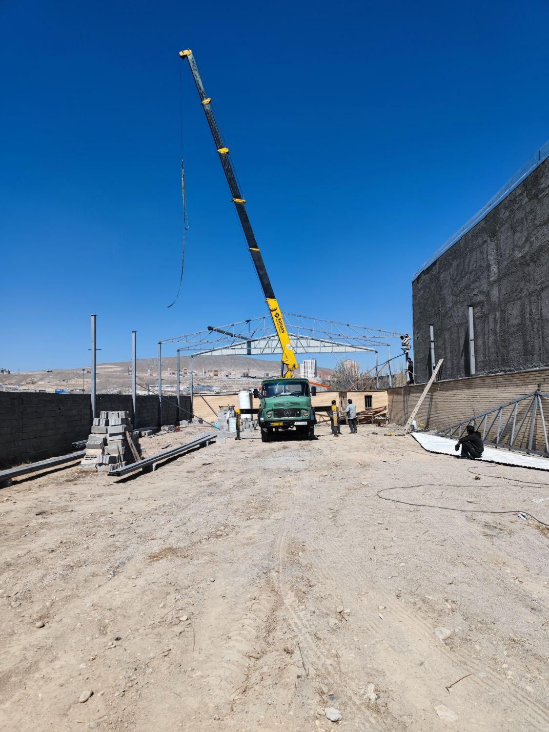 جرثقیل خاور و(بنز911)۵،۳تا۷تن دکل بلند ۲۰متری کفی|خدمات حمل و نقل|تبریز, |دیوار