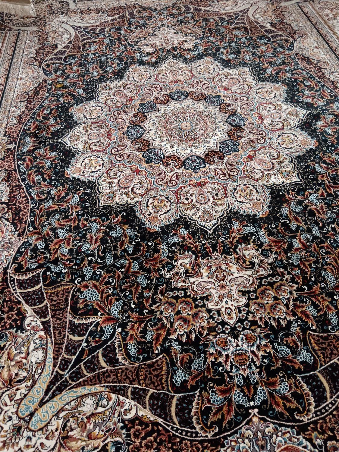 دو تخته فرش سرمه ای سه در چهار|فرش|نیشابور, دارایی|دیوار