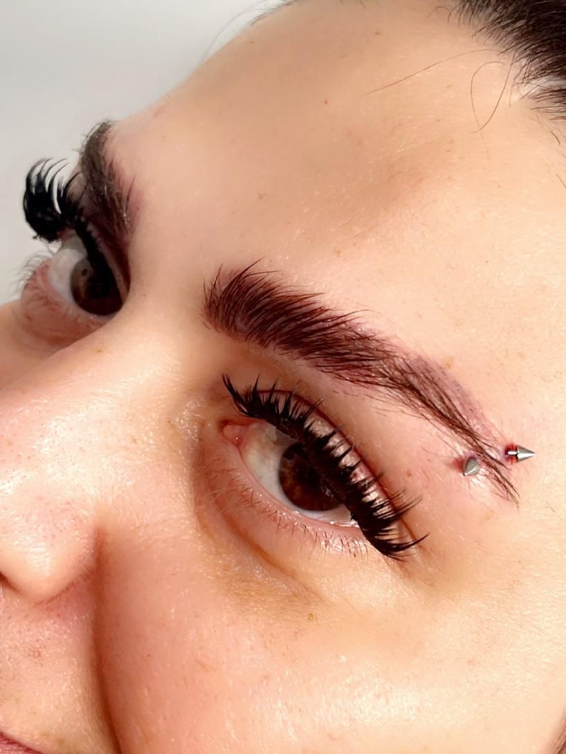 کاشت مژه ( چسب بدون اسیب ومژه ابریشمی)|خدمات آرایشگری و زیبایی|ساری, |دیوار