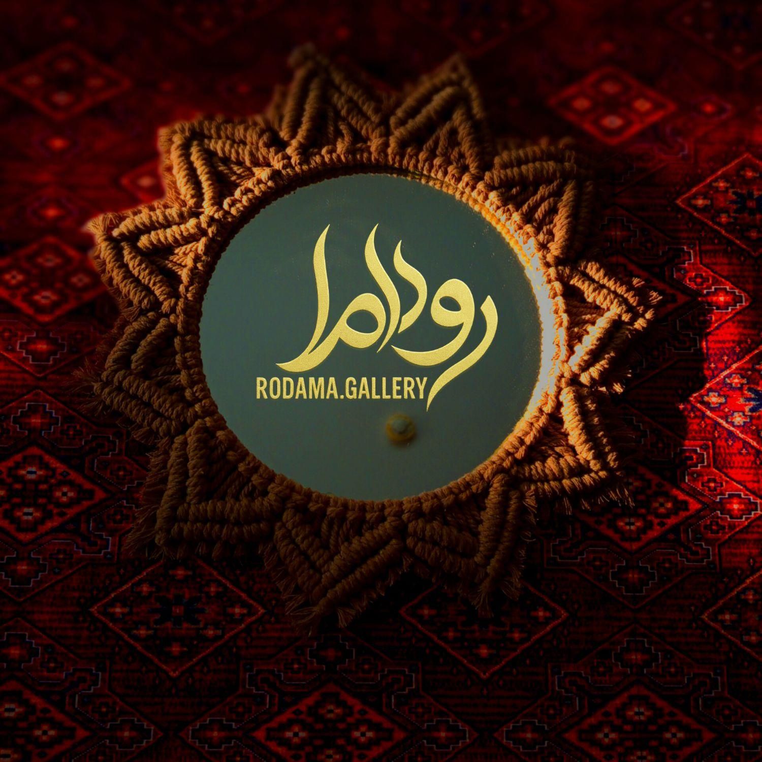 آینه مکرومه|آینه|تهران, قیام|دیوار