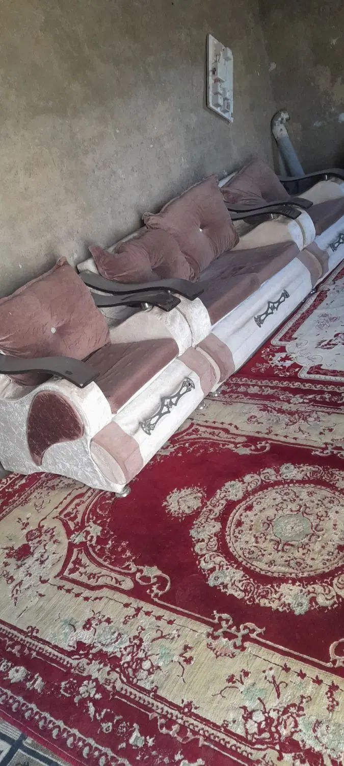 مبل ۷ نفره سالم قیمت یک میلیون ۵۰۰ هزار مقطوع|مبلمان خانگی و میز عسلی|کاشان, صفی آباد|دیوار
