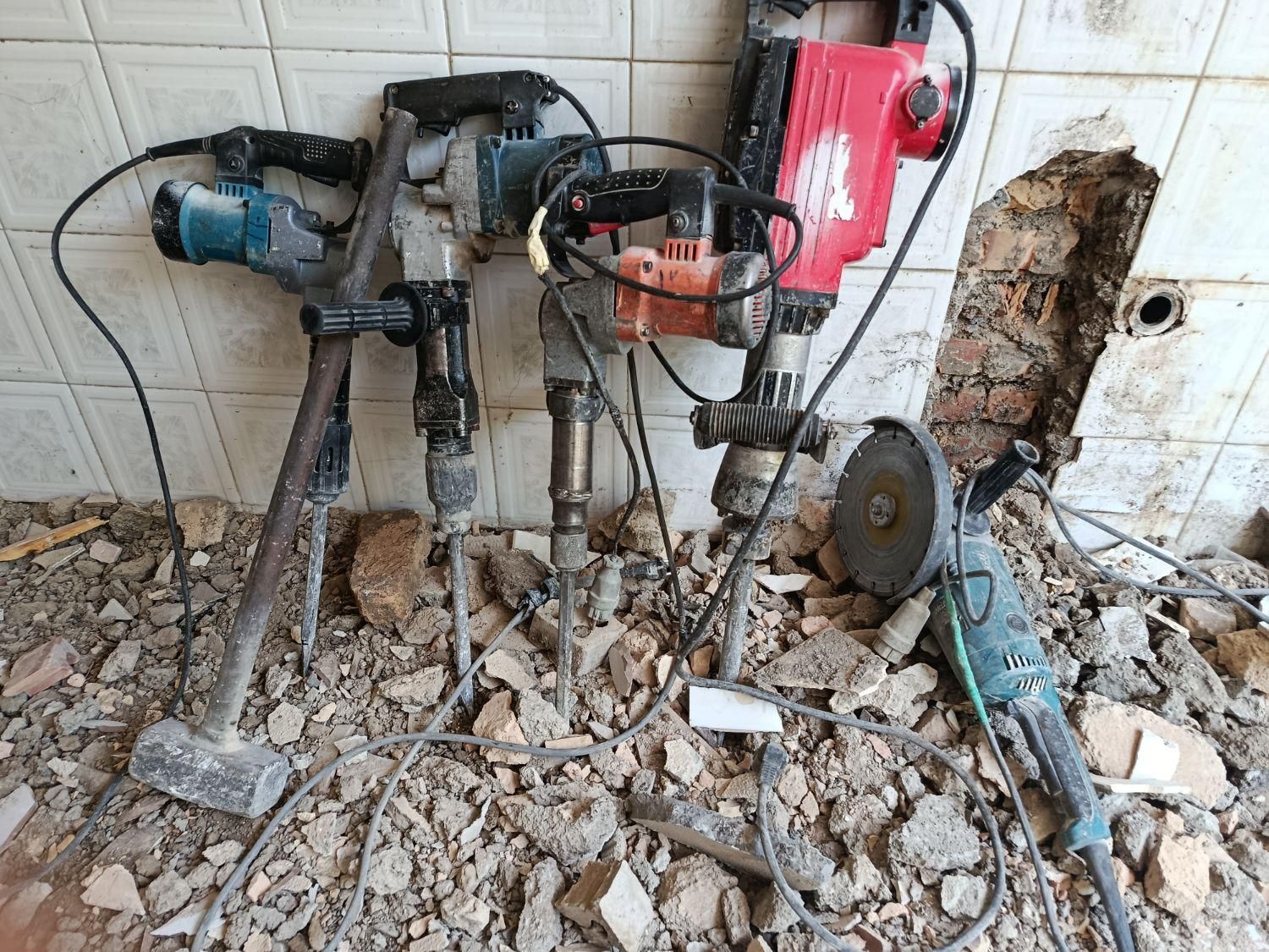 تخریب وکنده کاری بادستگاه|خدمات پیشه و مهارت|گرگان, |دیوار