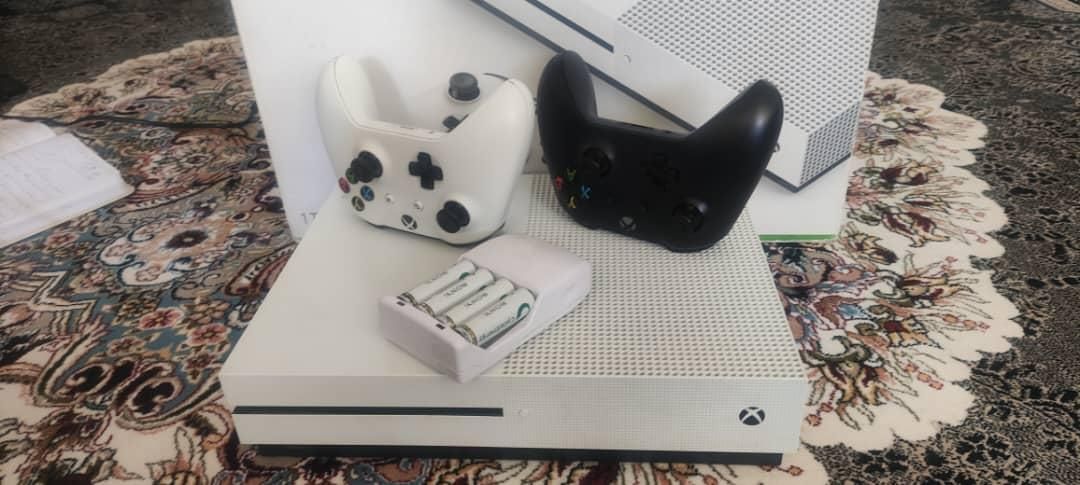 xBox one s|کنسول، بازی ویدئویی و آنلاین|اصفهان, احمدآباد|دیوار