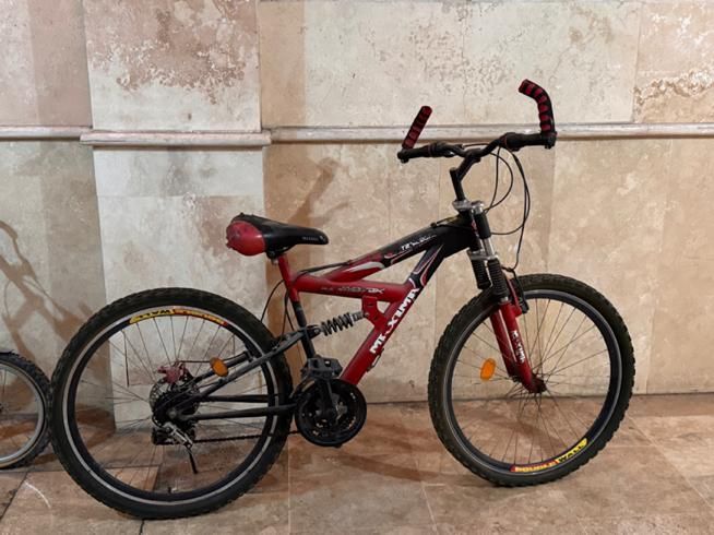 دوچرخه|دوچرخه، اسکیت، اسکوتر|ری, سرتخت|دیوار