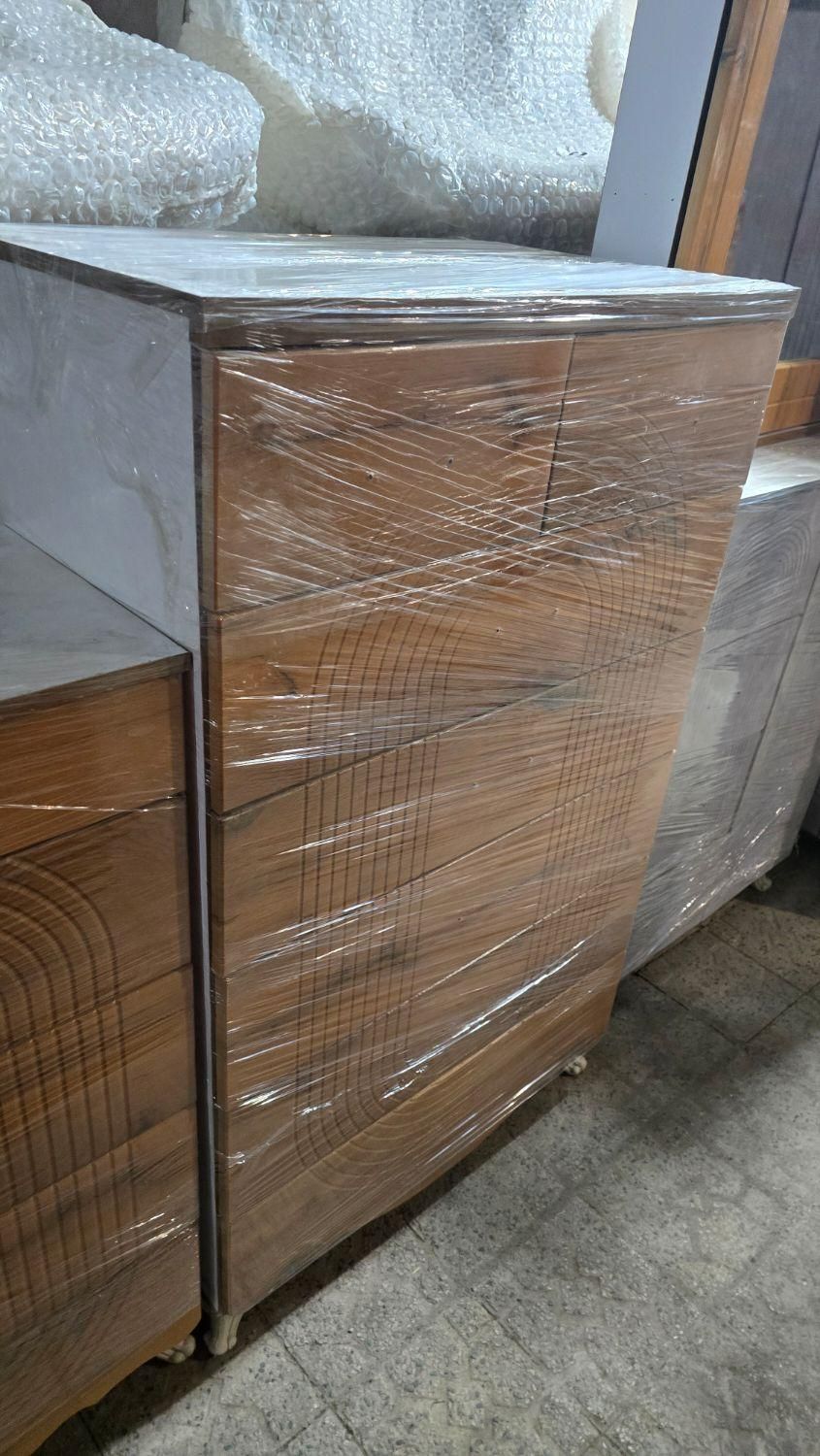 کمد دراور۱۲۰۰|جاکفشی، کمد، دراور|رشت, رودبارتان|دیوار