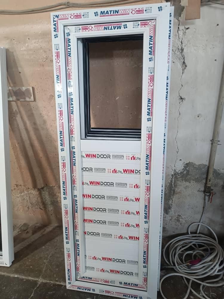درب سرویس و پنجره pvc پی وی سی|مصالح و تجهیزات ساختمان|ساری, |دیوار