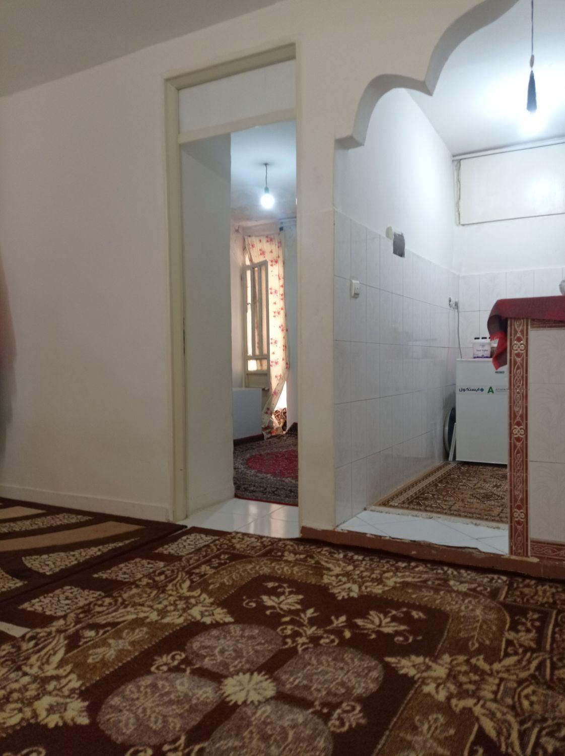 اپارتمان طبقه اول تک واحد لاله ۵  راه جدا دربست|اجارهٔ آپارتمان|کرج, حسن آباد|دیوار