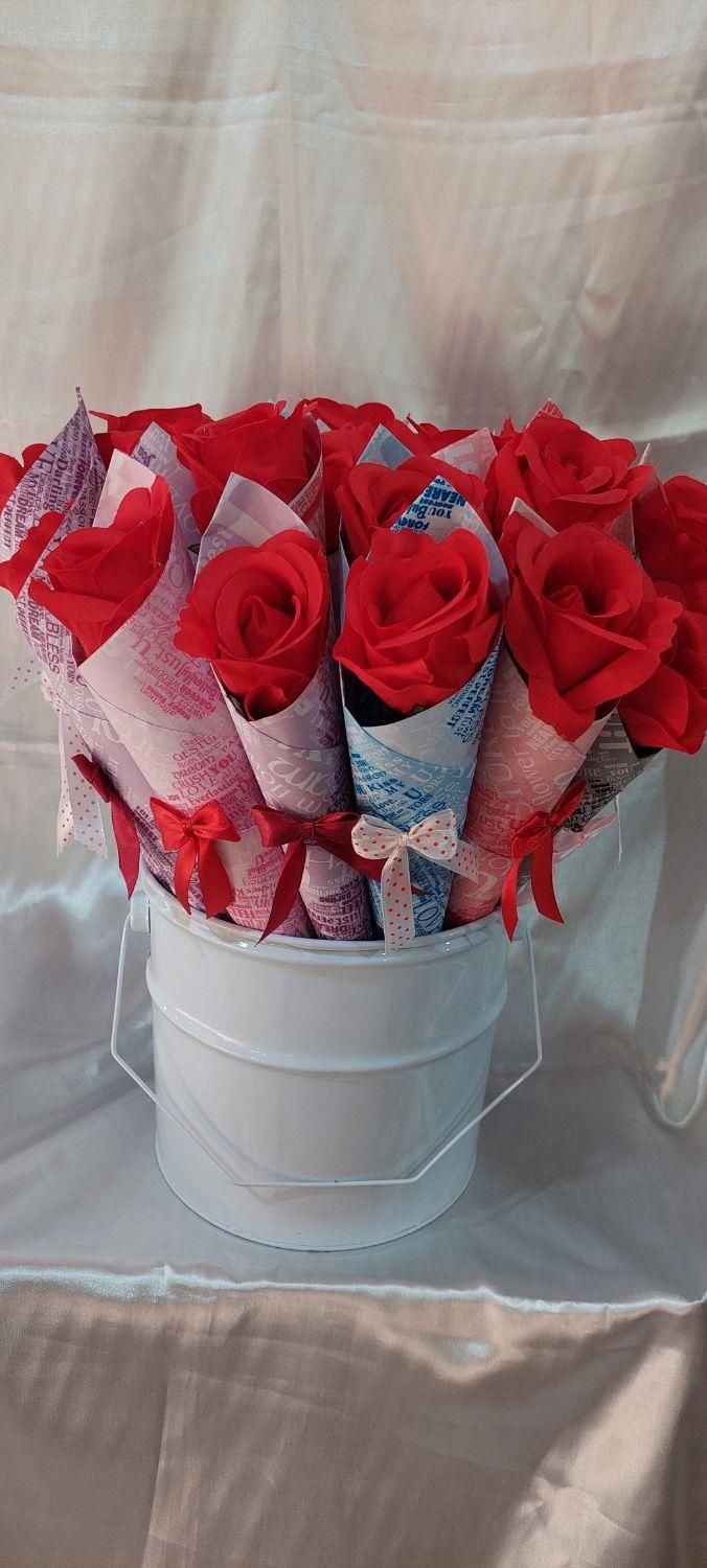 * تک شاخه کاغذی با گل رز باکارا قرمز *|گل مصنوعی|قرچک, |دیوار