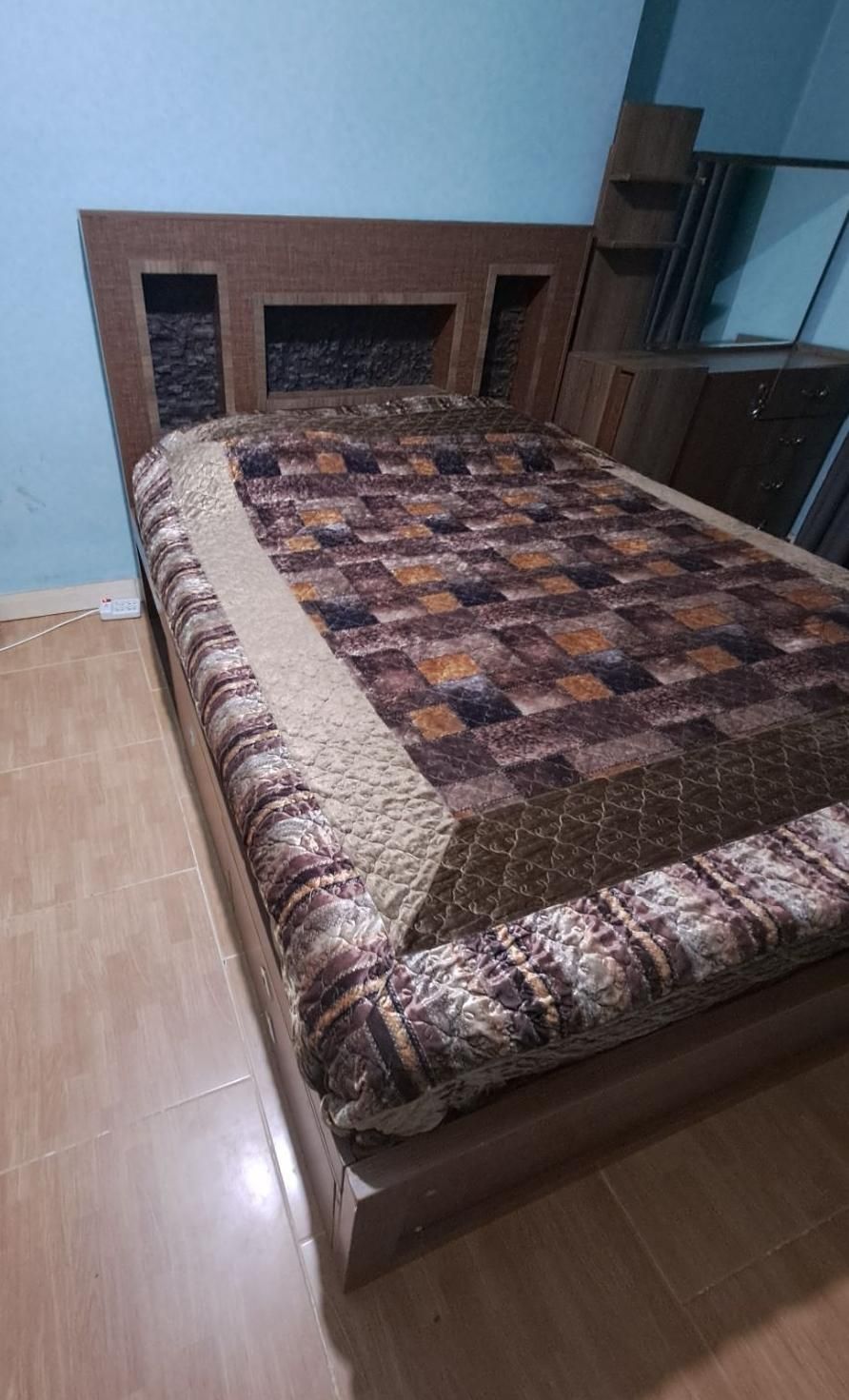 سرویس خواب وبا میزارایش|تخت و سرویس خواب|مشکین‌دشت, |دیوار