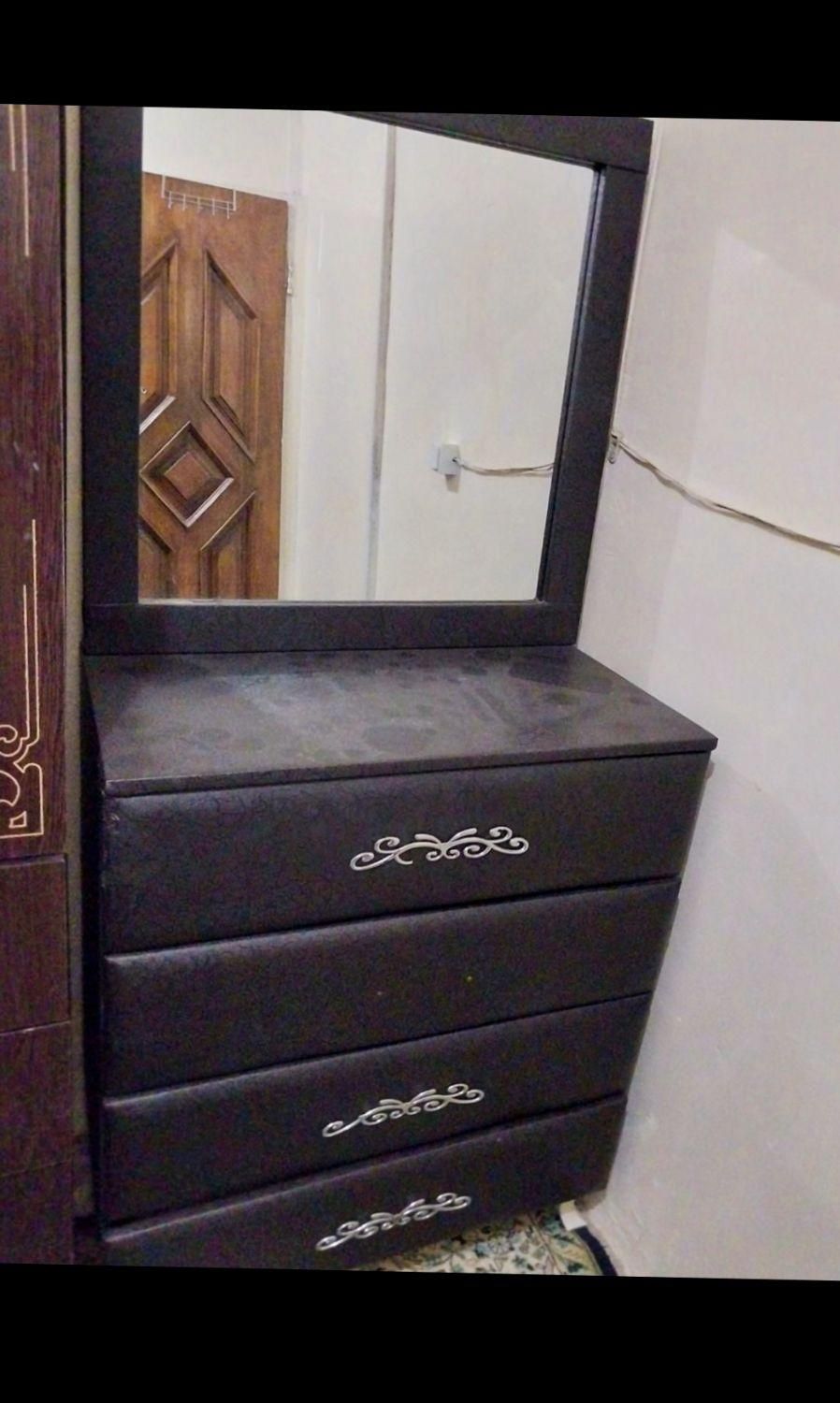 تخت خواب دو نفره|تخت و سرویس خواب|چهارباغ, |دیوار