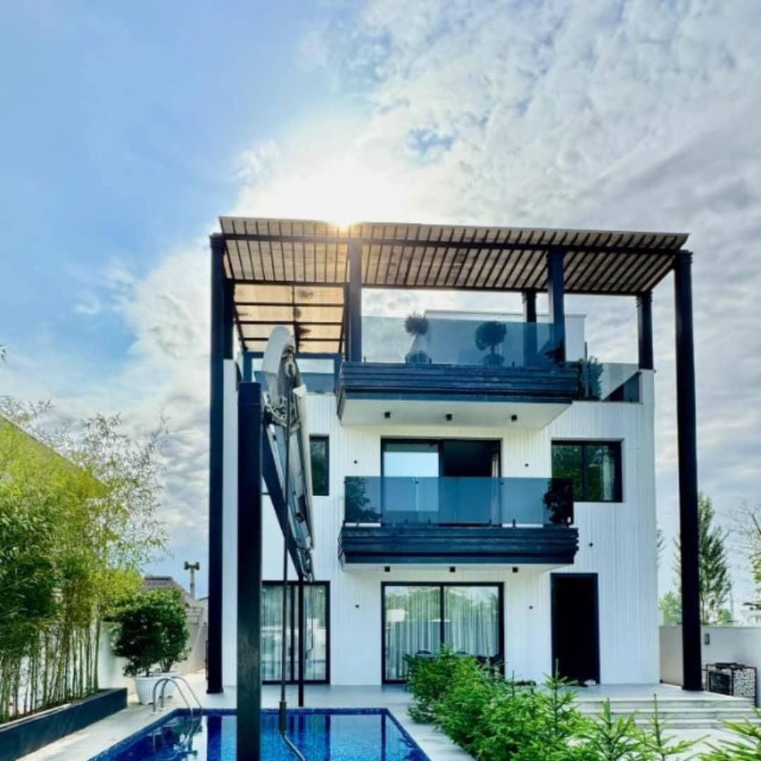 استخر رو باز بنام دژاوو در رامسر ۴ خاب|اجارهٔ کوتاهمدت ویلا و باغ|نشتارود, |دیوار